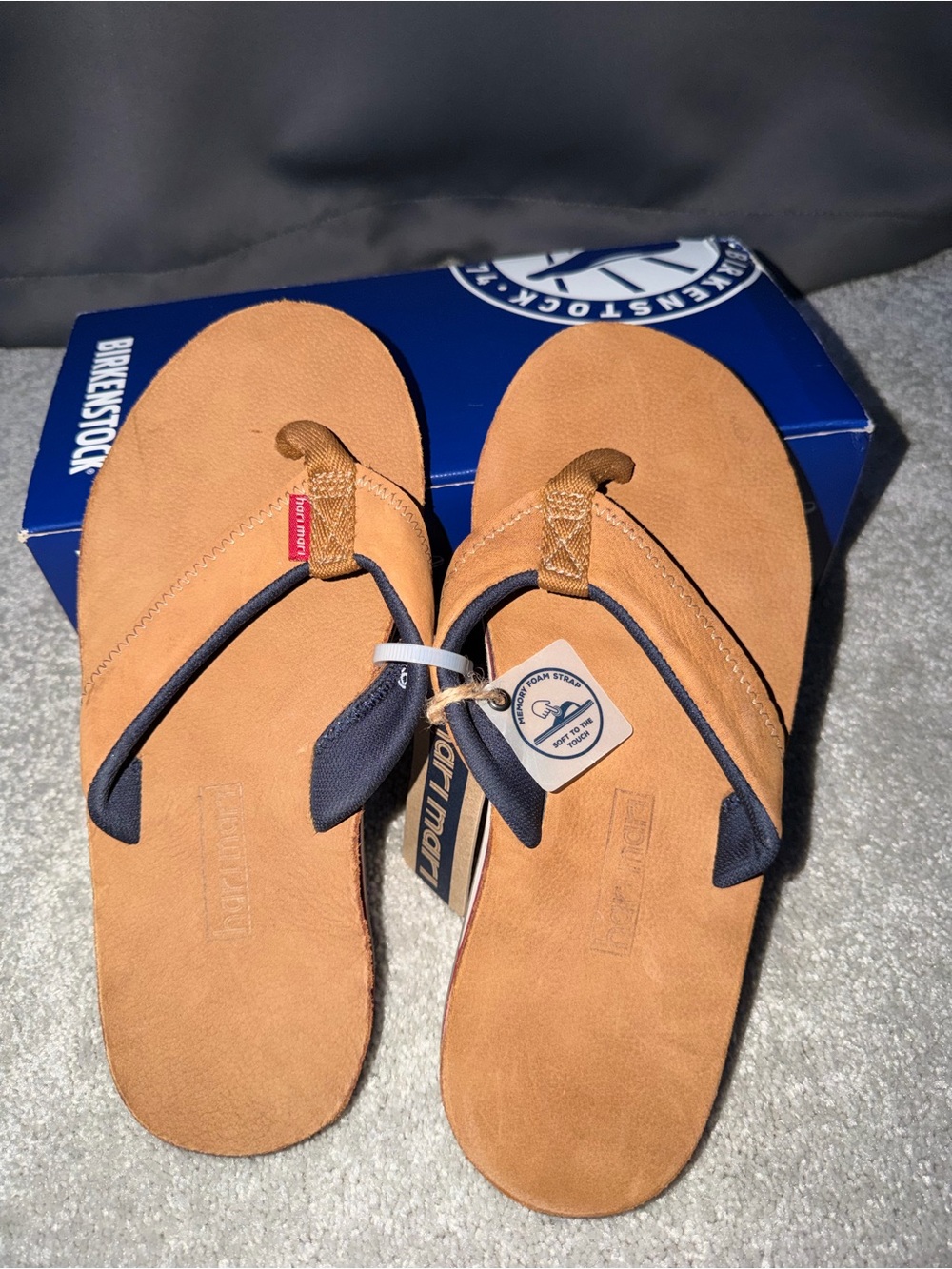 Hari Mari  Men’s Tan leather Flip Flop Sandals TW